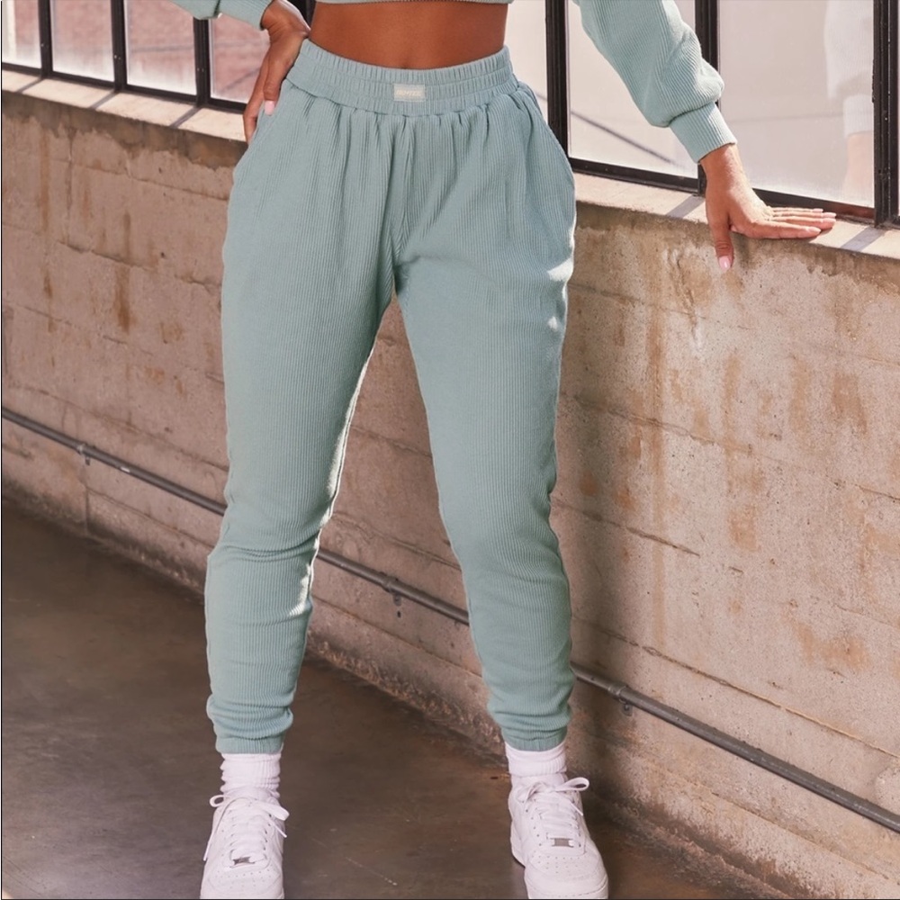Bo+Tee Ribbed Sweatpants